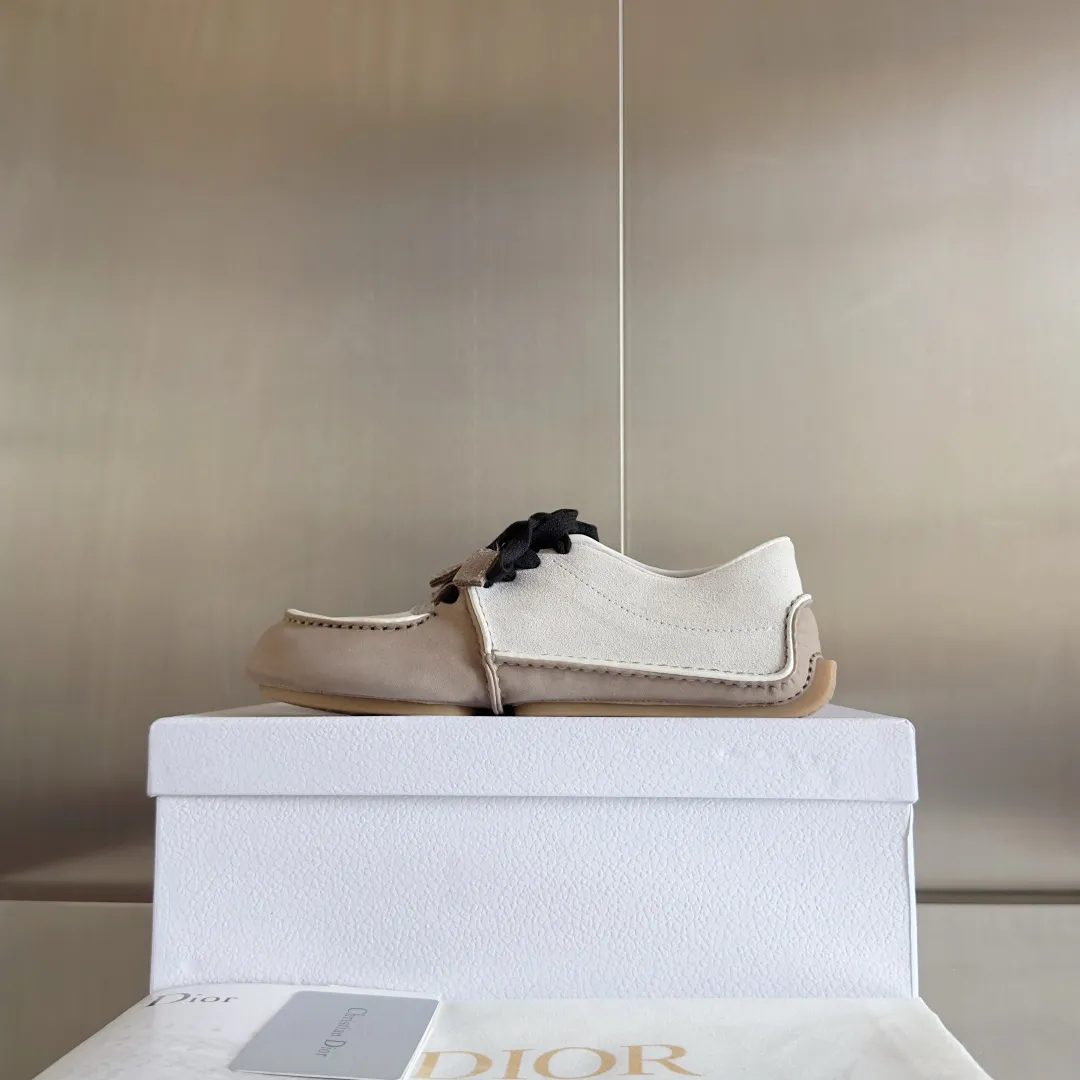 Men's shoes 💰640 Top version: Couple's Dior Roadie Series Catwalk Couple's Handmade Casual Sports Shoes Delivery Counter Exquisite Packaging🛍📦 ▪️Fabric: Original custom imported first-layer cowhide ▪️Inner lining: Original custom leather lining ▪️Sole: Original molded anti-slip rubber material ▪️Sole thickness: 2CM ▪️Size: Women's 35-40 / Men's 39-45